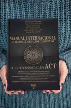 Manual Internacional de Terapia de Aceitação e Compromisso